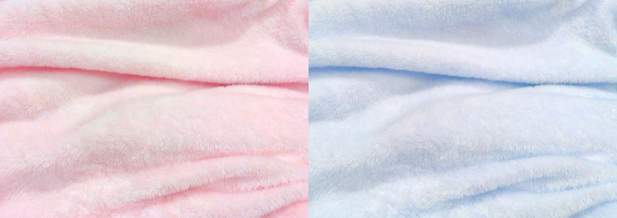 ピンクのタオルと水色のタオルの写真